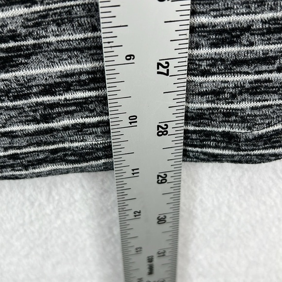Athleta Women’s Tank / Tee Sz L Black & White Stripe Modal/Polyester EUC - Picture 10 of 10